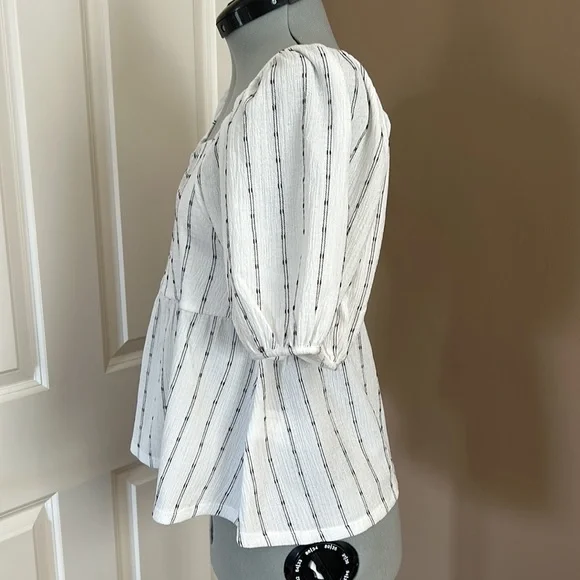 Madewell Blouse with Puff Sleeves - Picture 2 of 6